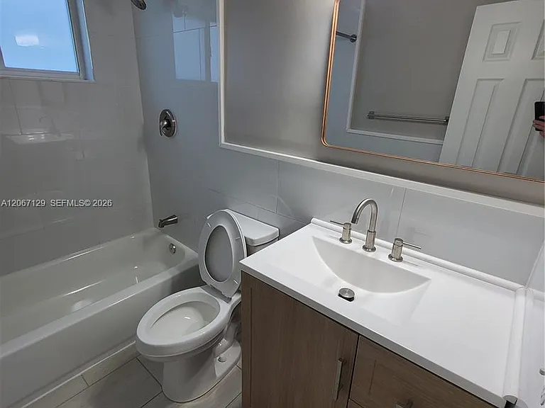 1240 NE 207th Ter — Photo 6