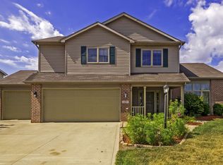 1607 Greythorn Dr, Fort Wayne, IN 46815