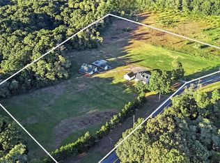 1458 Middle Rd, Calverton, NY 11933