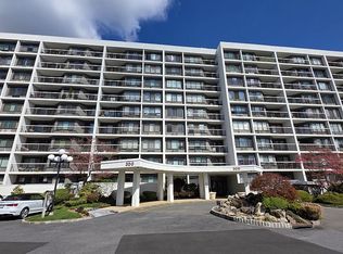 300 High Point Dr APT 614, Hartsdale, NY 10530