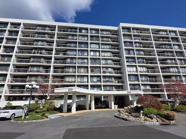 300 High Point Dr APT 614