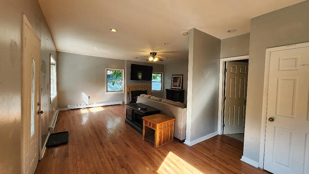4 bed, 2000 sqft, $3,200 — Photo 3