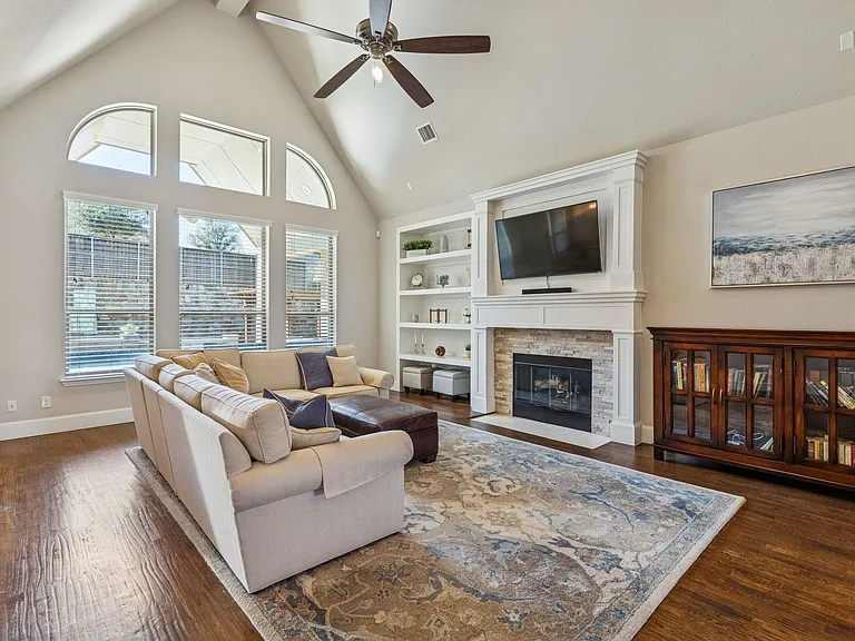 701 Cherrywood Dr — Photo 11