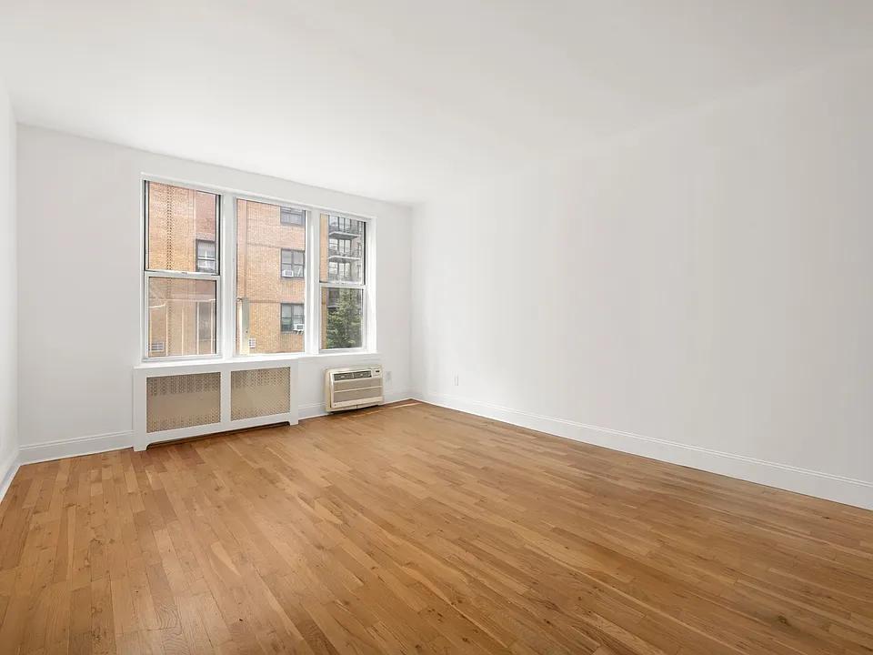 311 E 75th St #4D