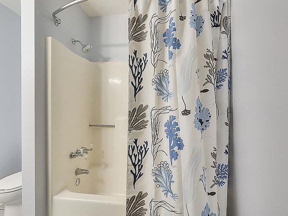 2nd bedroom bathroom