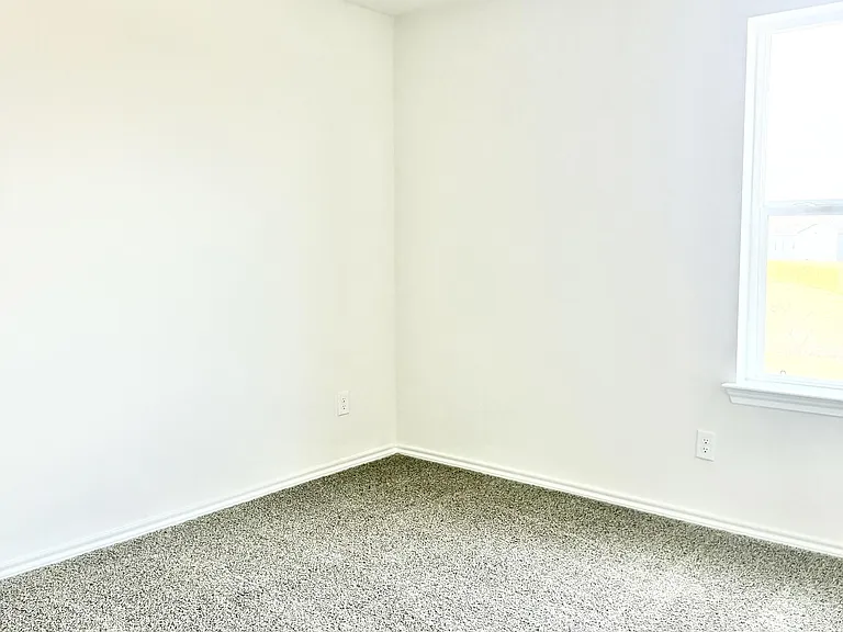 320 Cedar Ct — Photo 4