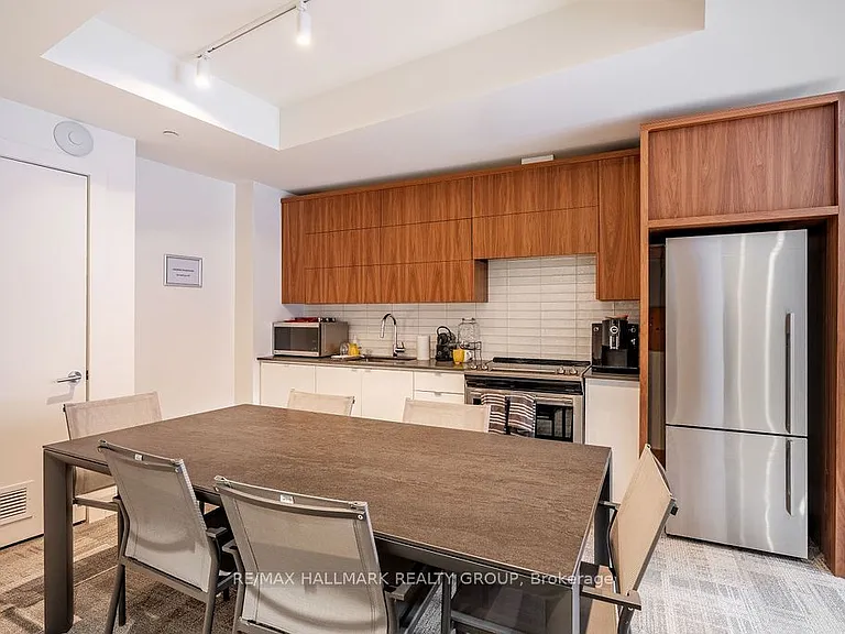 135 Barrette St #406 — Photo 45