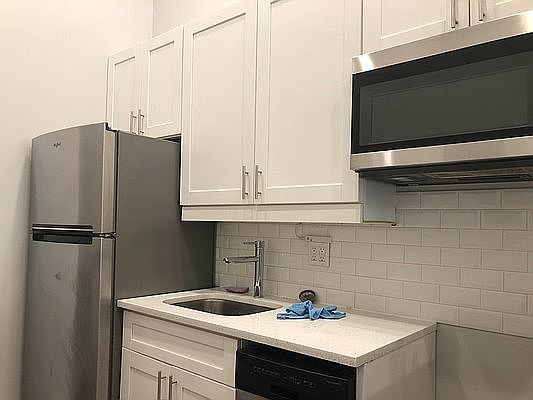 2nd image of 1901 Amsterdam Ave #A1