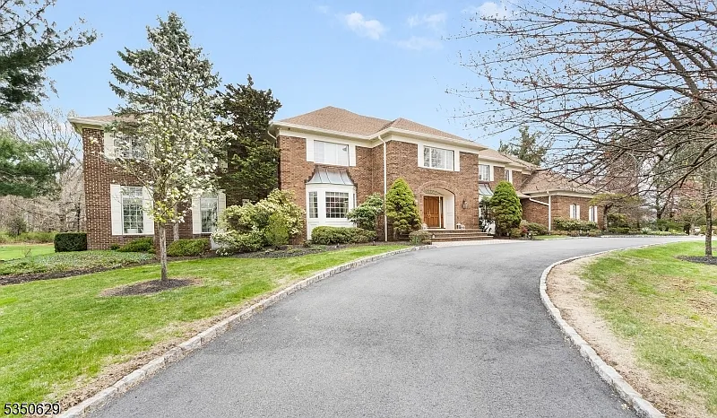 4 Ascot Ln photo 1