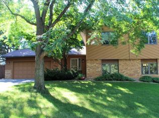 1428 Rebecca Ln, Eagan, MN 55122