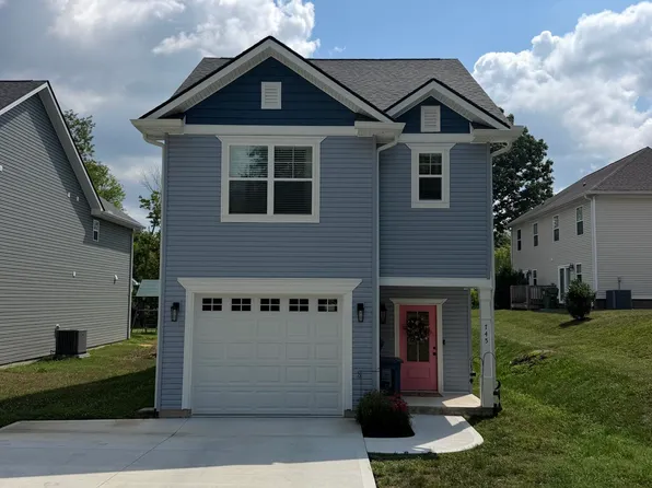 745 Maple Grove St, Maryville, TN 37801