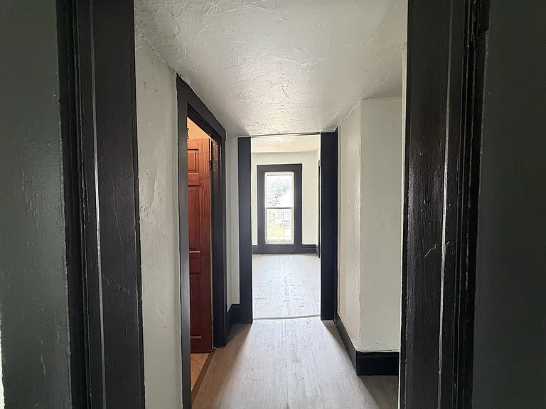 543 Erin St — Photo 12