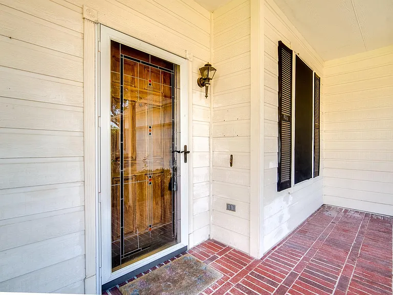 1907 Glen Eden Ct — Photo 5
