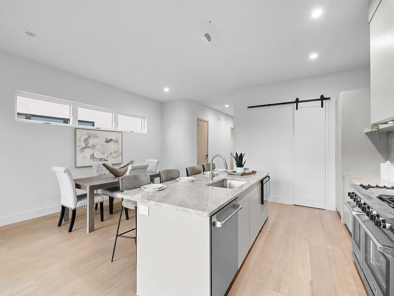 3rd image of 1504 Holly Ave