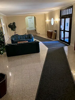 Sold by Remax City Square | media 30