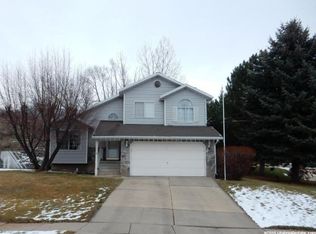 1370 E 5150 S, South Ogden, UT 84403