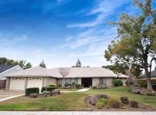 221 E La Vida Ave, Visalia, CA 93277