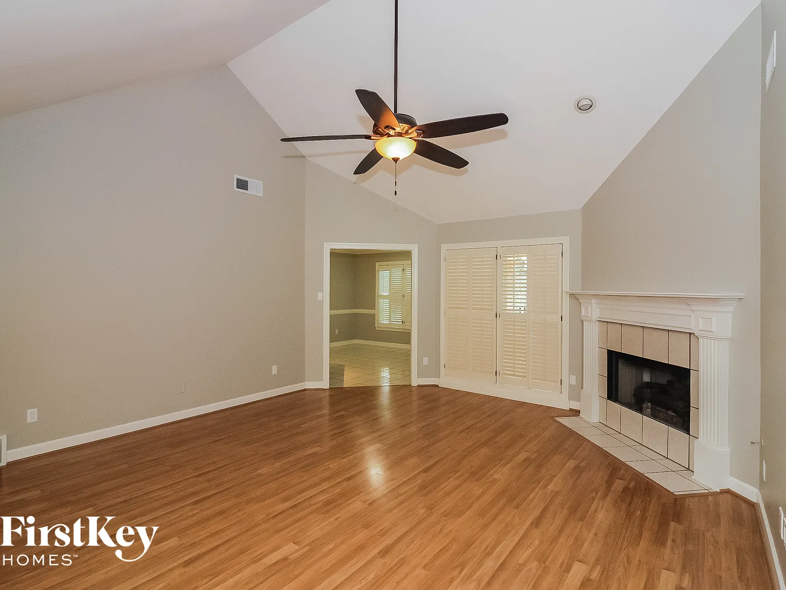 3 bed, 2.0 bath, 1882 sqft, $2,130 — Photo 3