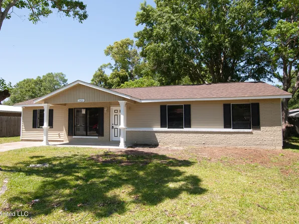 2407 Clairmont Ave, Pascagoula, MS 39567
