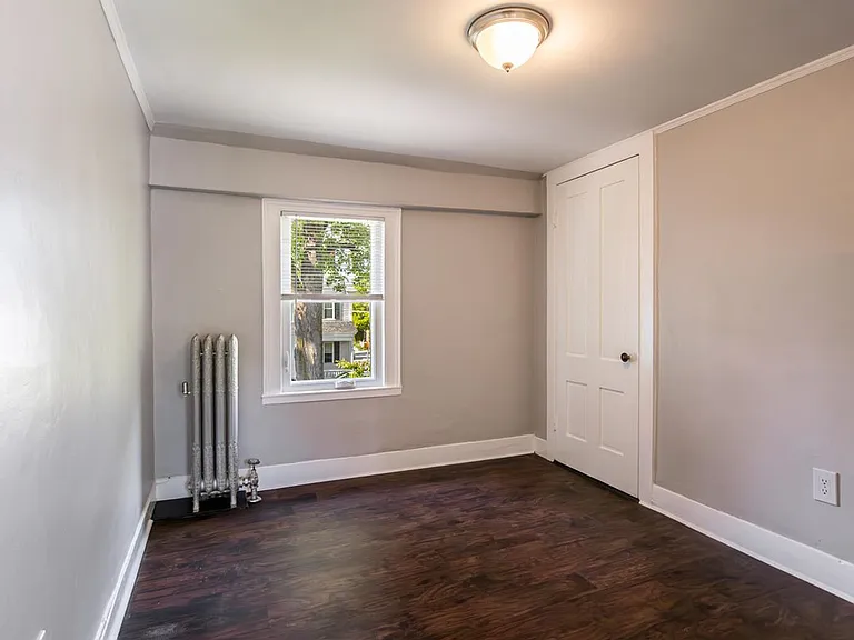 137 Locust St — Photo 9