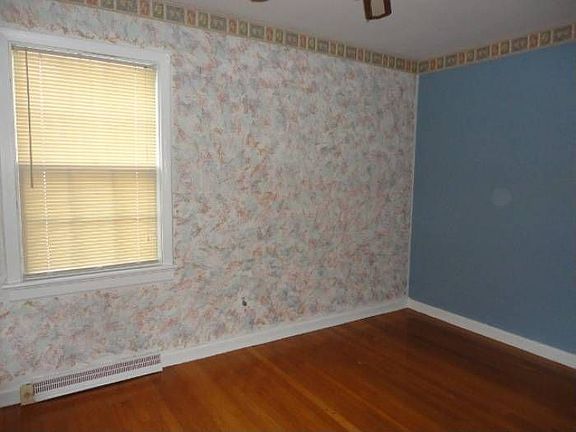 5th image of 3206 Evergreen Ave