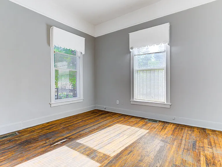 1639 Southern Ave #101 — Photo 6
