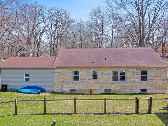 5th image of 1107 Grosse Rd