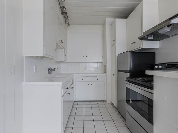2nd image of 4135 Laurel Canyon Blvd APT 4