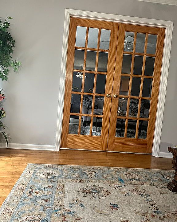 1st image of 101 Cedar Forest Dr