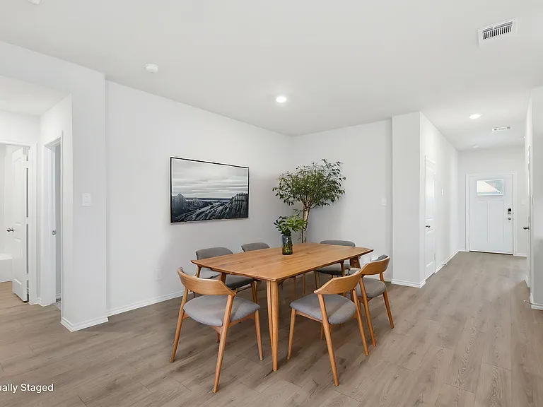 718 Orchid Way — Photo 2