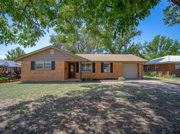 403 Garrett Ave, Lindsay, OK 73052