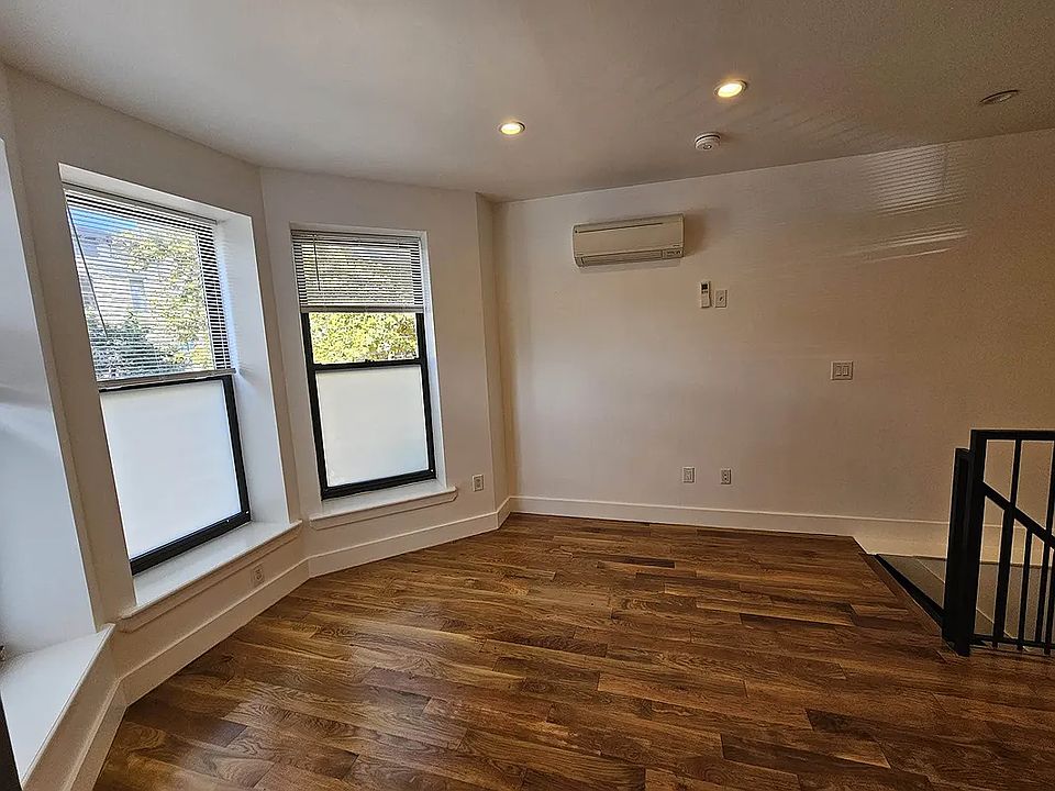 2nd image of 396 Cornelia St #1W