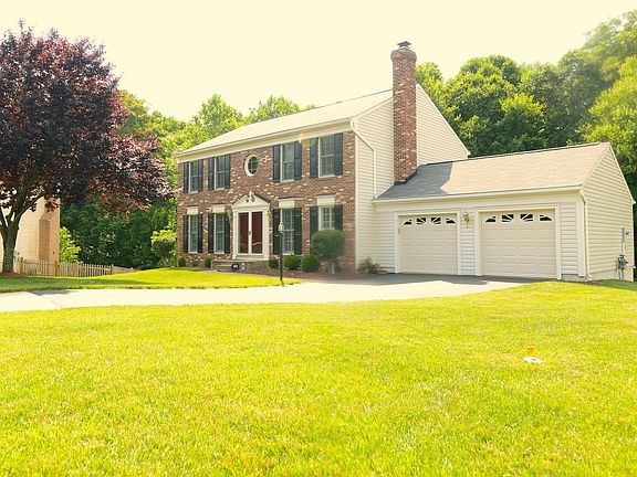 3rd image of 14586 Estate Dr