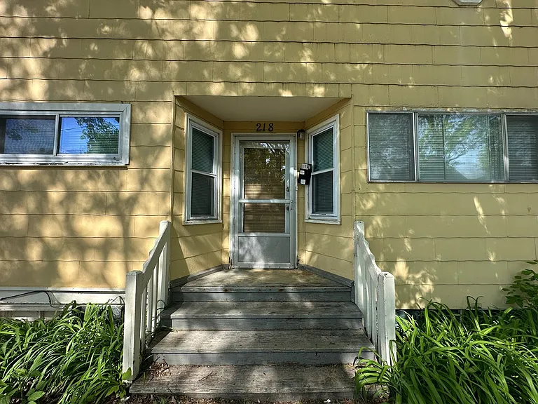 1202 Chandler St. — Photo 3