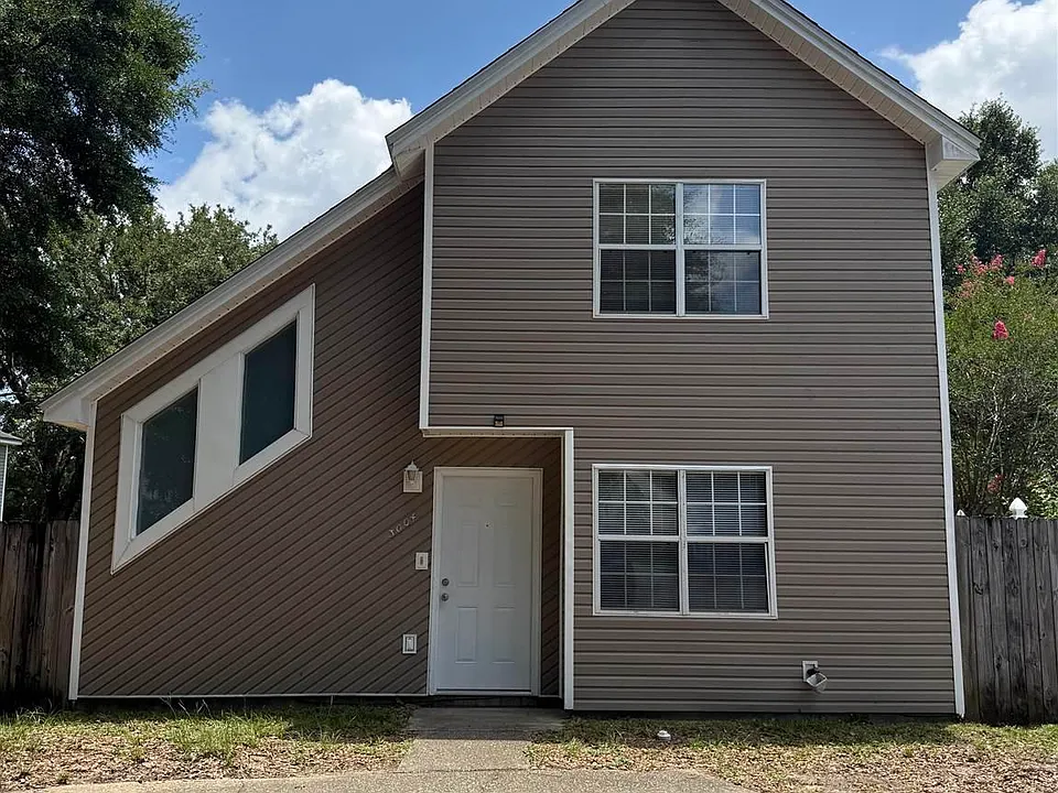 3004 Cedarwood Village Ln