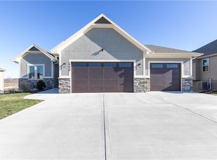 19629 Barstow St, Spring Hill, KS 66083