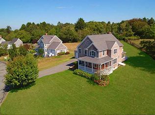 7 Paddock Ln, Middletown, RI 02842