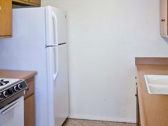 5th image of 1033 Cordova St APT 12