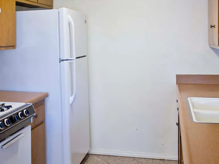 1033 Cordova St #12 — Photo 5