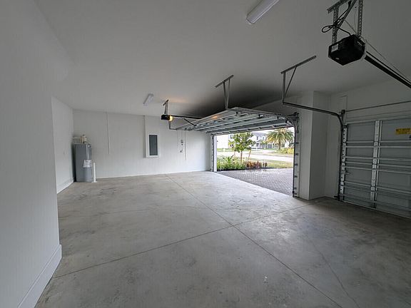 4th image of 6831 Cobia Cir