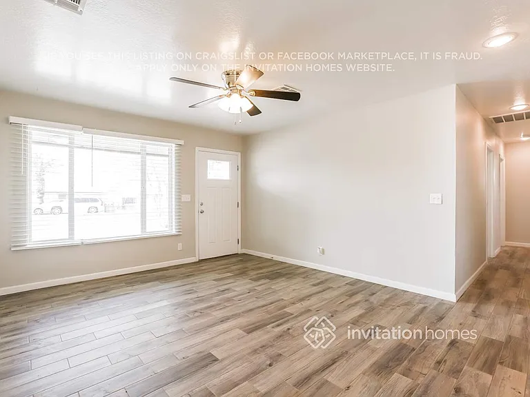 816 E Mountain View Rd — Photo 3