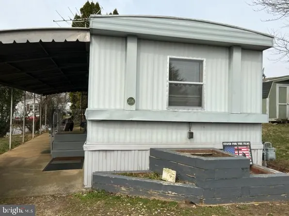 206 Dundee Ln, Glen Rock, PA 17327