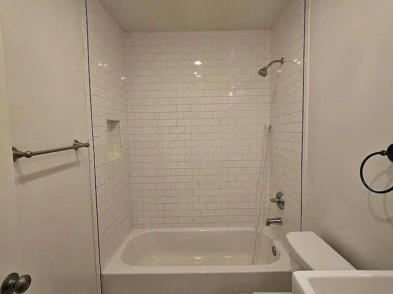 22nd Street Apartments 3015 — Photo 18