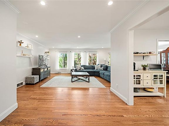 4th image of 1404 Briarcliff Rd