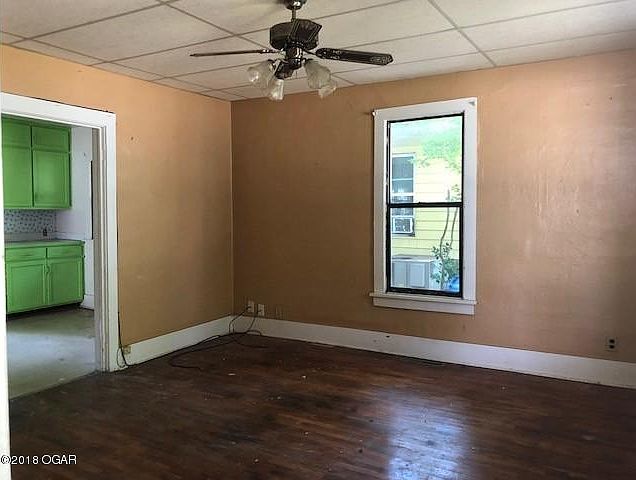 2nd image of 1136 James St