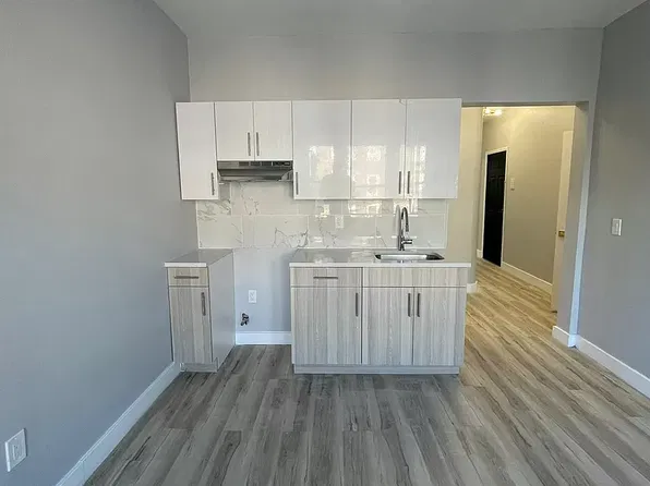 122 Corbin Ave, Jersey City, NJ