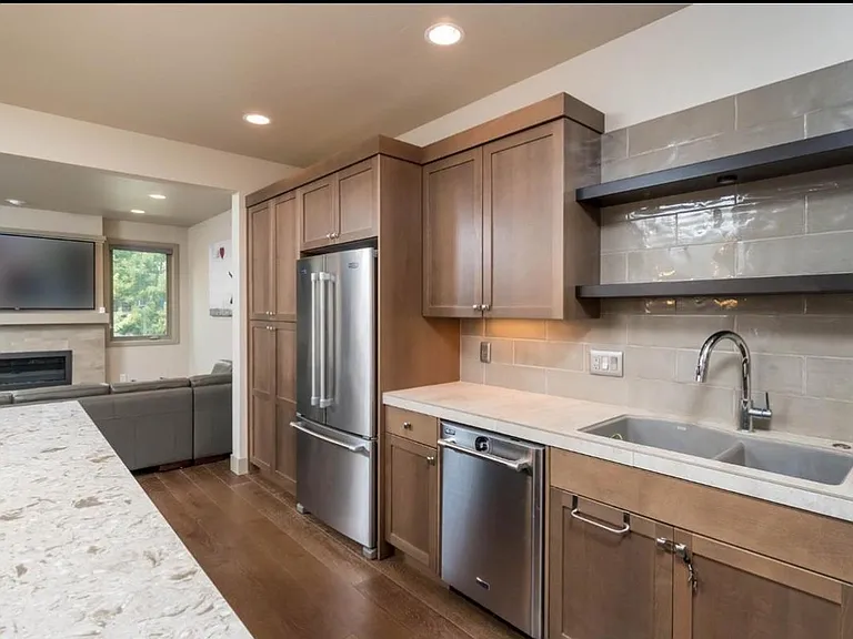 1611 NW Milwaukee Ave #1 — Photo 3