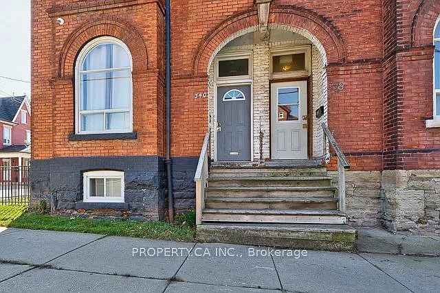4 bed, $2,500 — Photo 2