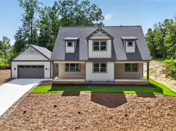 423 Kensington Cir, Seneca, SC 29672