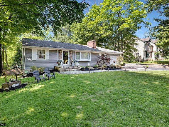 3rd image of 231 Stirling Rd